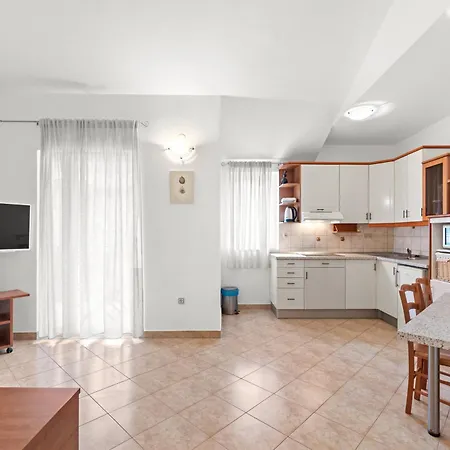 Valtrazza 4* Tar-Vabriga