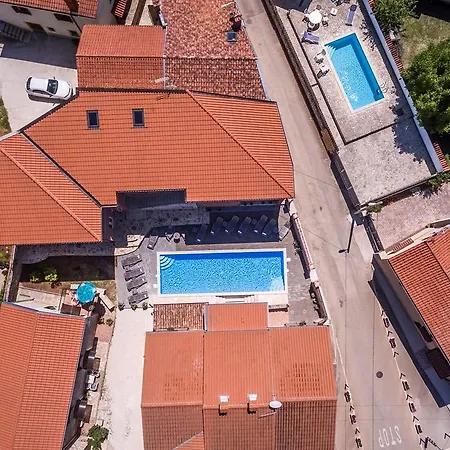 Valtrazza Konukevi 4*