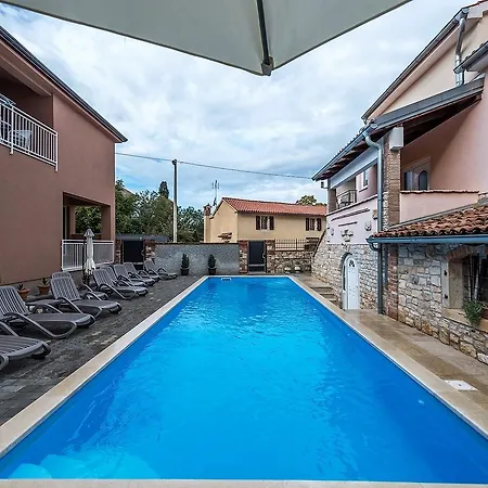 Valtrazza 4* Tar-Vabriga