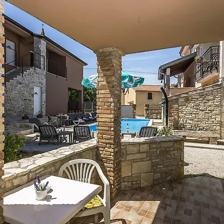 Valtrazza 4*