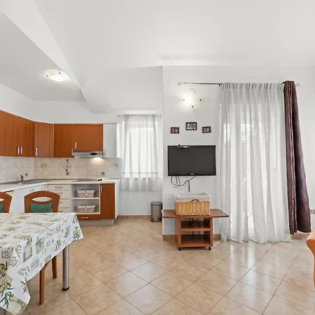 Valtrazza بيت ضيافة Tar-Vabriga