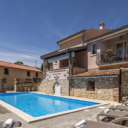 Pensjonat Valtrazza Tar-Vabriga