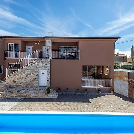 Valtrazza 4* Tar-Vabriga