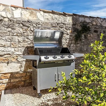 Valtrazza Guest house