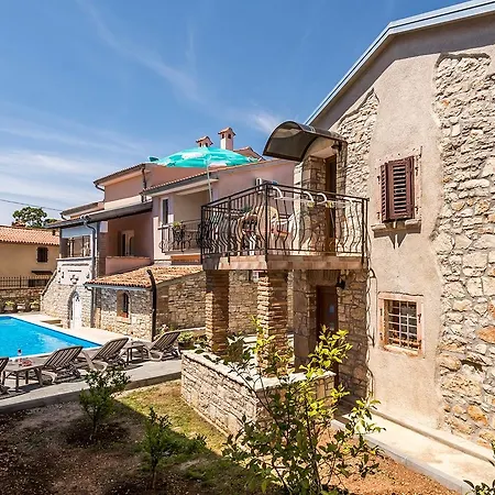 Guest house Valtrazza 4*