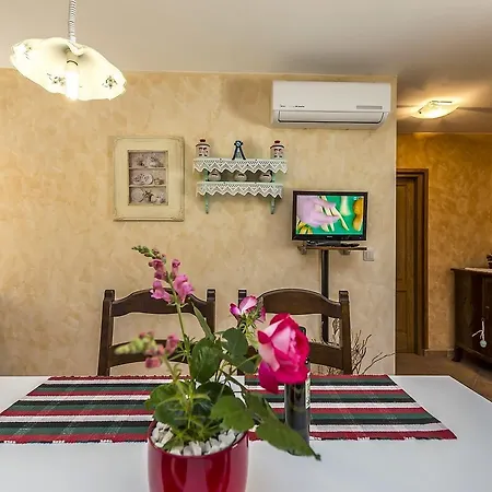 Valtrazza Guest house