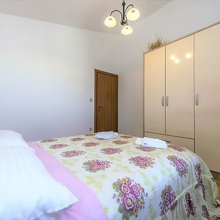 Valtrazza Guest house