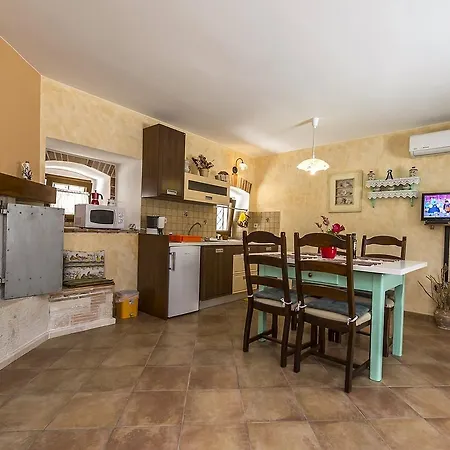 Valtrazza 4*