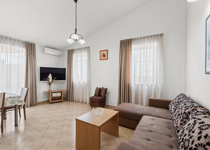 Valtrazza 4* Tar-Vabriga