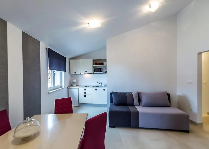 Gæstehus Valtrazza 4*