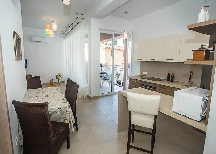 Gæstehus Valtrazza 4*